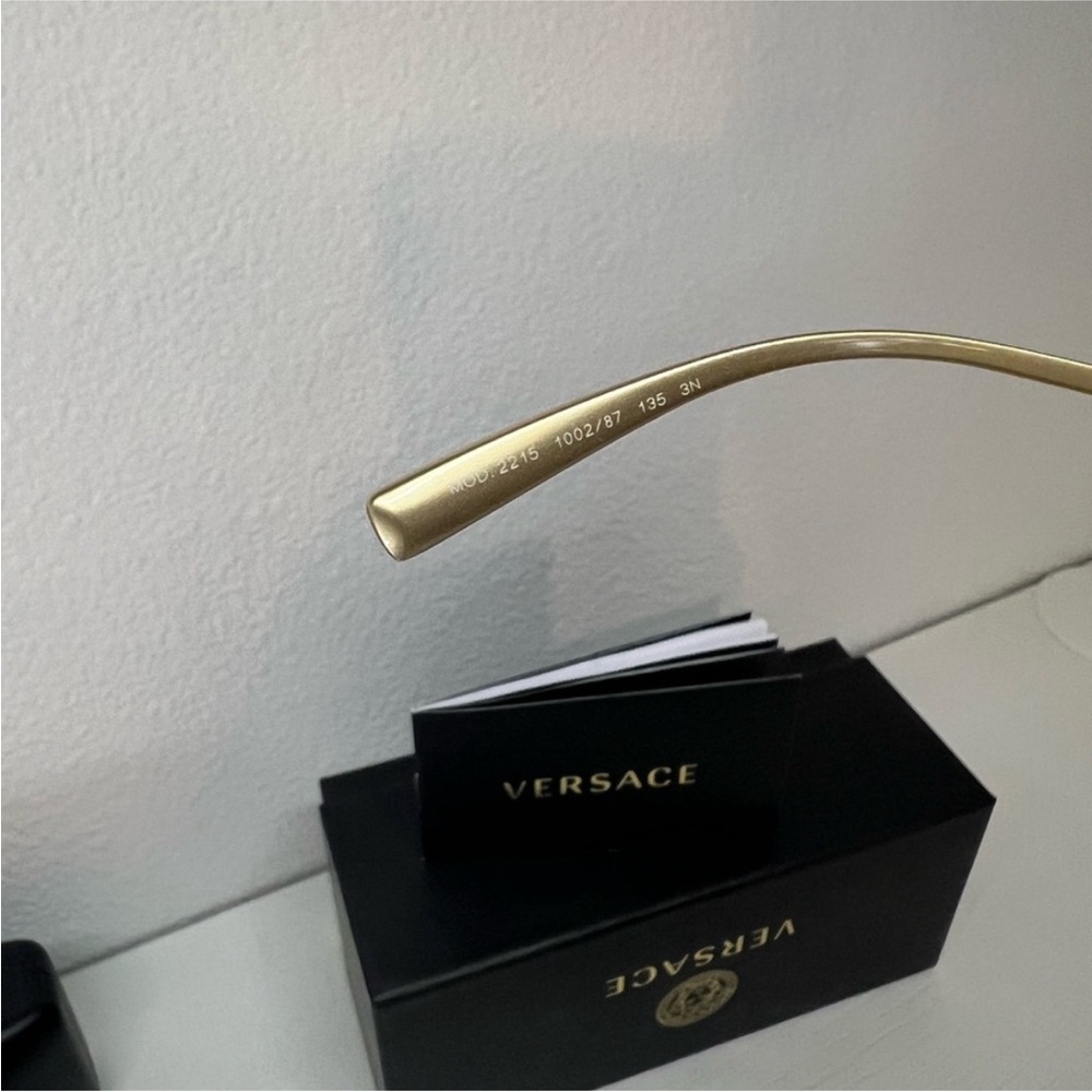 NWOT Versace Sunglasses. New VE2215 - Picture 6 of 9